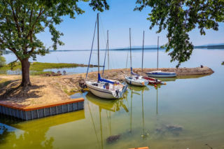 Największe jezioro w Śląskiem kryje niezwykłą historię. Zatopiono całą wieś, by je stworzyć
