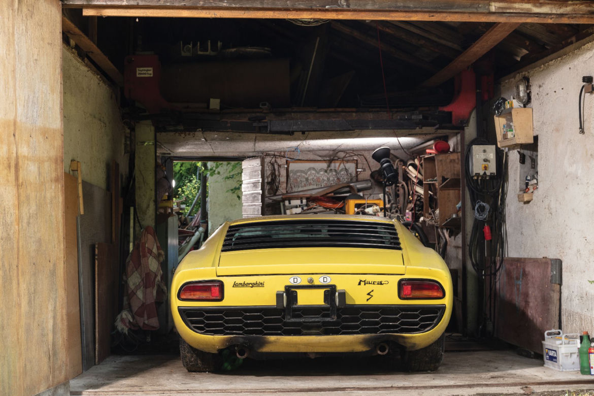 Odnaleziona w szopie Lamborghini Miura trafi na aukcję