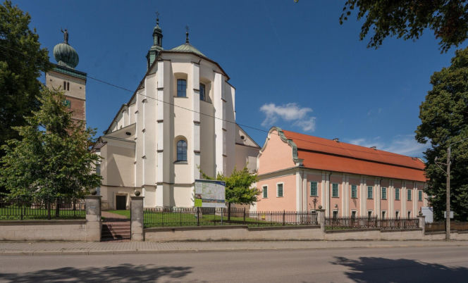 To jedno z najpiękniejszych miast Małopolski. W średniowieczu było wsią, w której mieszkali zakonnicy z Jerozolimy