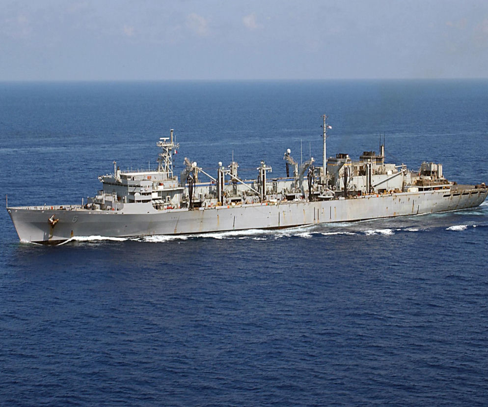 Kolizja USS Truxtun i USNS Supply na Karaibach – ryzyko w operacjach RAS