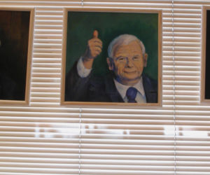 10. Portrety prezesa PiS na wystawie 35 twarzy Jarosława Kaczyńskiego