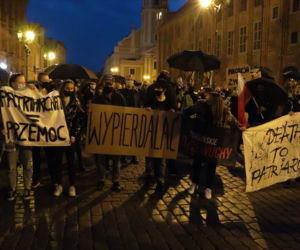 Czarny spacer ulicami Torunia 