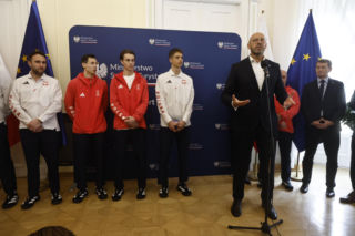 Semirunnij w koszuli, za to Tomasiak i Wąsek na sportowo! Tak odebrali stypendia od ministra