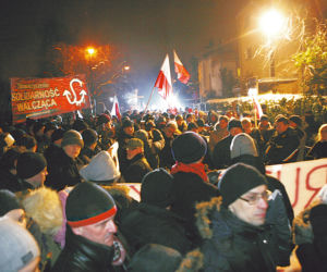 Pikietowali pod domem generała Jaruzelskiego