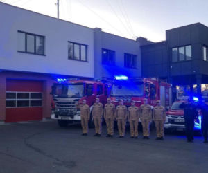 Strażackie syreny zawyły dla poległych kolegów. Żegna ich cała Polska