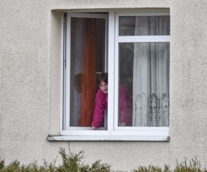 Zarazili Panią Irenę koronawirusem, a potem wyrzucili na bruk