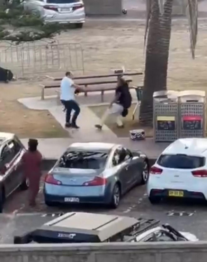 Masowa strzelanina na plaży. Bohater gołymi rękami obezwładnił sprawcę masakry