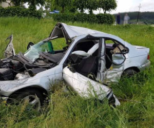 Powroźnik. To CUD, że kierowca przeżył ten wypadek! Samochód doszczętnie zniszczony