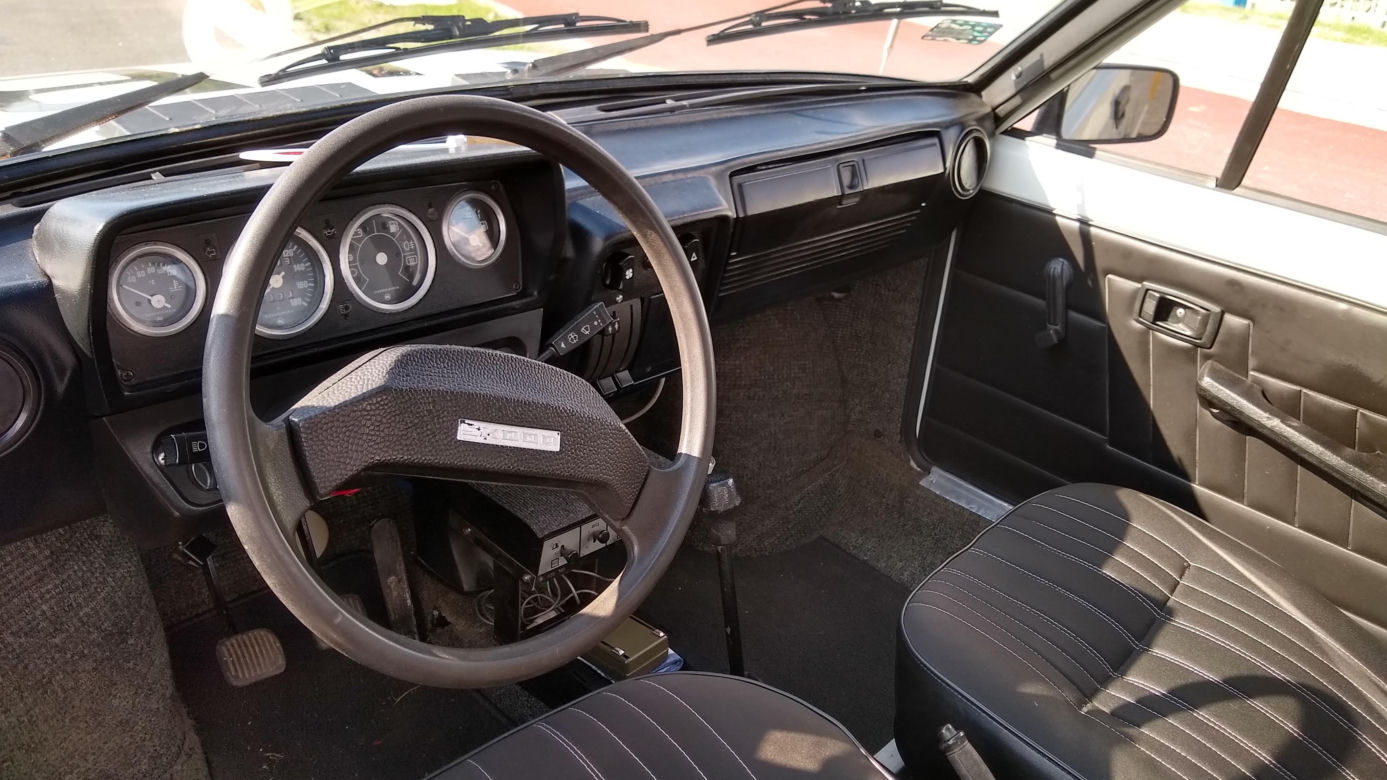 Białystok. Czeska milicja na ulicach miasta. To Skoda 120 L