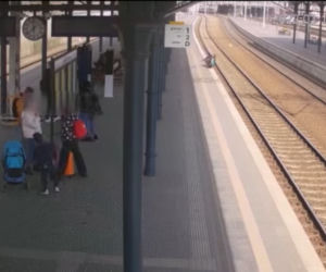 Groza na gdańskim dworcu! Spadł na torowisko, mógł skończyć tragicznie. Jest nagranie