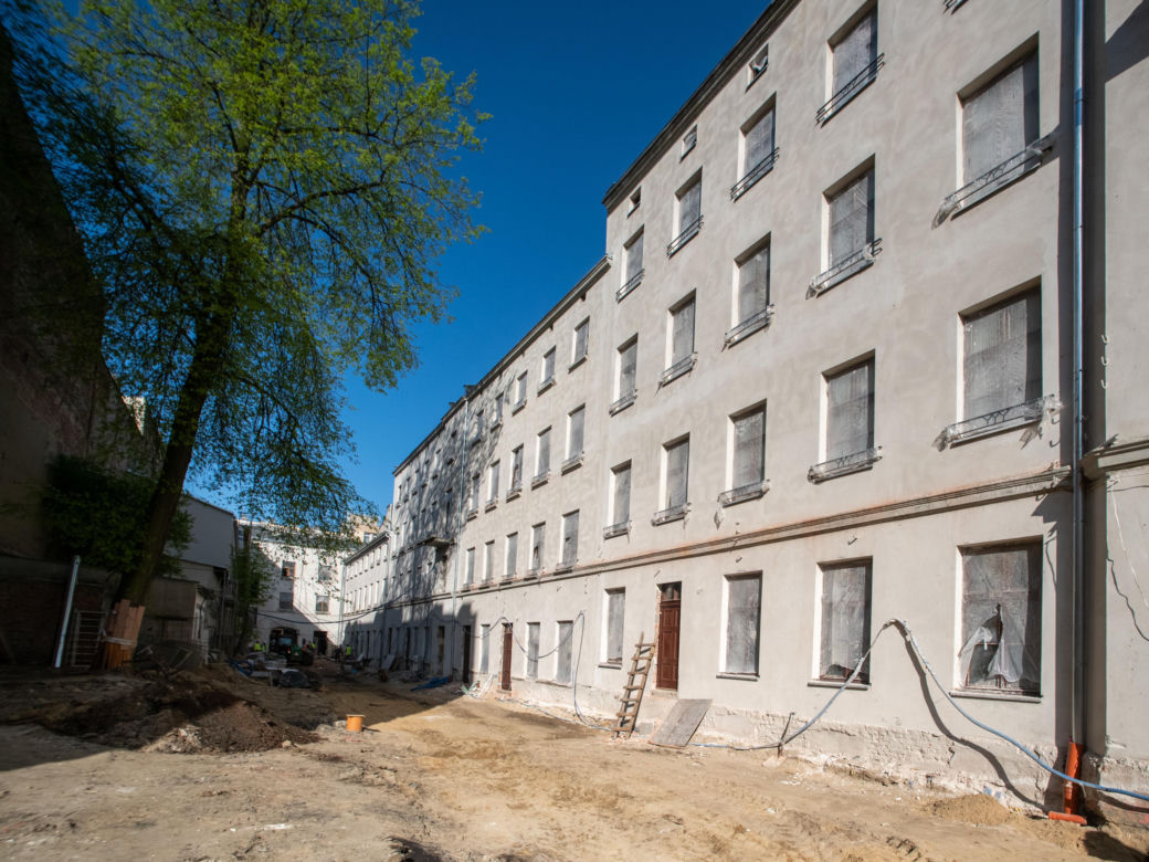 Odsłonięto elewację przy Piotrkowskiej 118. Co tam powstanie?