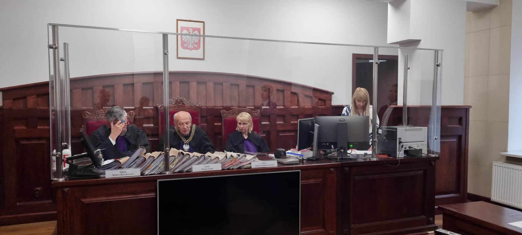 Proces byłych policjantów oskarżonych o branie łapówek. Jest wyrok