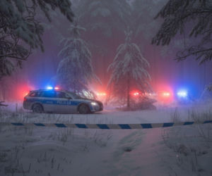 Dramatyczne poszukiwania w lesie pod Warszawą. Jedna osoba nie żyje 