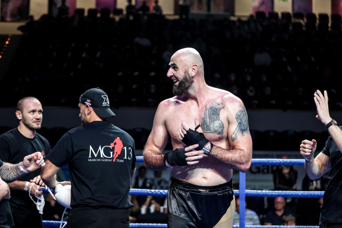 Marcin Gortat w bokserskim meczu zmierzył się... ze swoim bratem. „Szkoda, że nasz tata tego nie zobaczył”