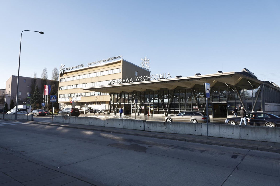 Warszawa. Wojsko na stacjach kolejowych