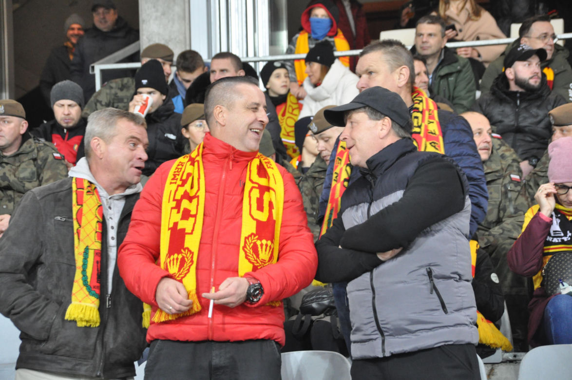 Żółto-czerwono na Suzuki Arenie! Zdjęcia kibiców na meczu Korona Kielce - Jagiellonia Białystok