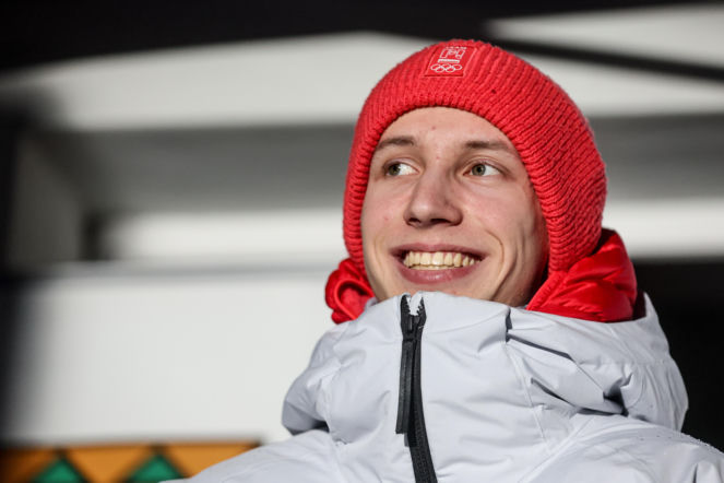 Kacper Tomasiak wicemistrzem świata! Fenomenalne skoki. Pokonał go tylko znakomity Austriak