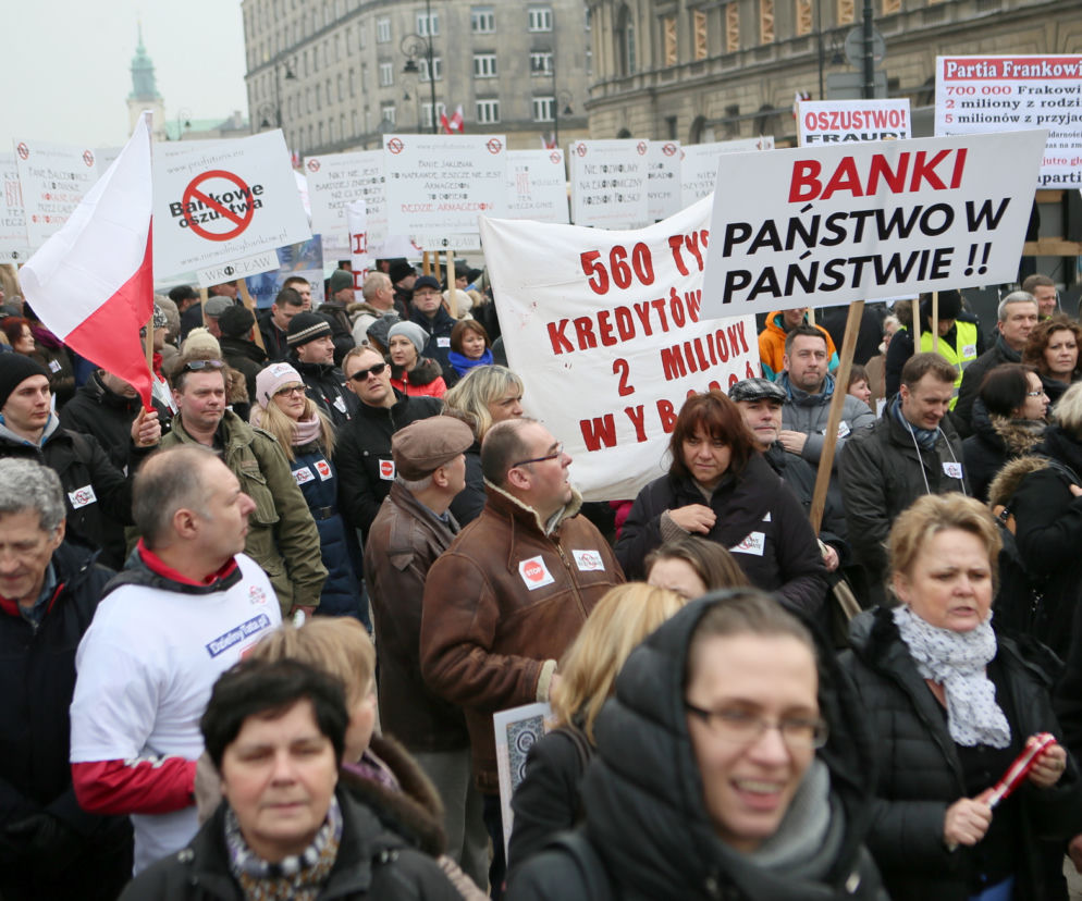 Wielu frankowiczów skusiło się na oferty banków na przewalutowanie kredytu