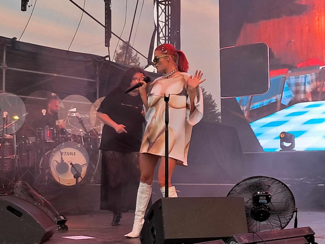 Prawdziwe szaleństwo na Dniach Starachowic. Na scenie Margaret w oryginalnej kreacji