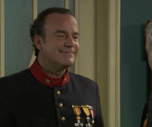 Akacjowa 38, odcinek 816: Pułkownik ryzykuje głową, by zdobyć fundusze na broń dla wojska