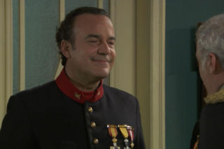 Akacjowa 38, odcinek 830. Pułkownik traci głowę dla Silvii. Co na to kobieta?