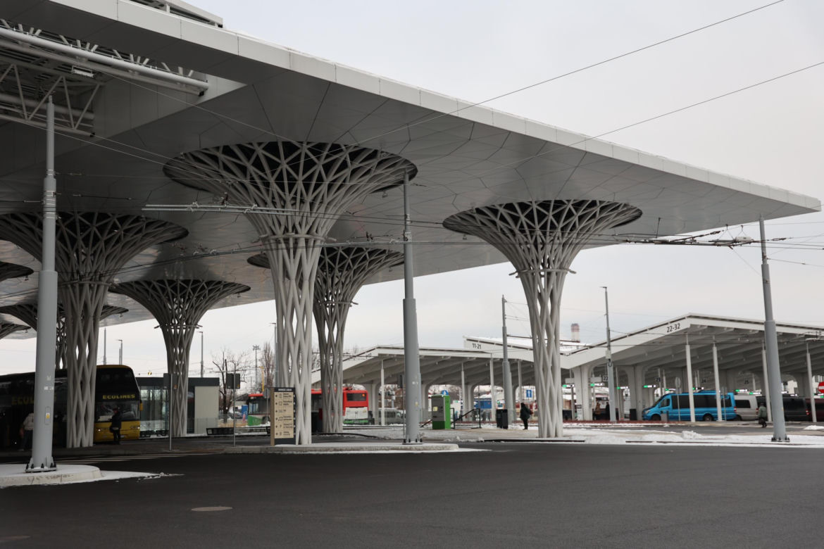 Dworzec metropolitalny w Lublinie obchodzi pierwsze urodziny