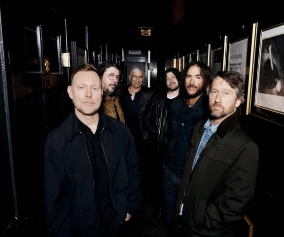 „Caught In The Echo”: najnowszy riffowy cios od Foo Fighters już jest!