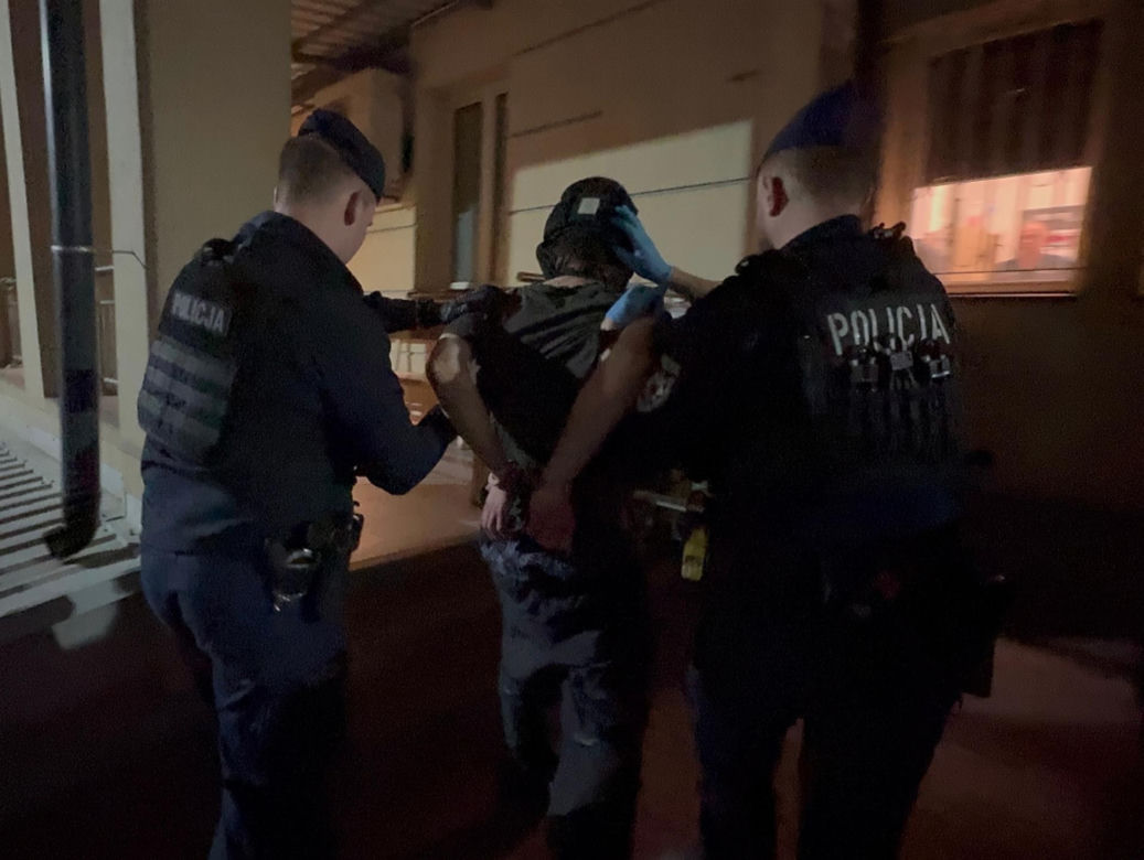 Zabójstwo na kampusie UW. Policja opublikowała wstrząsające nagranie. Pokazali wszystko