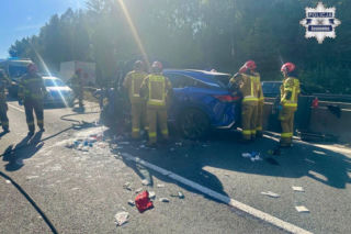 Lexus zderzył się z ciężarówką. Jedna osoba nie żyje
