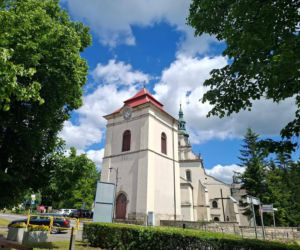 To miasto w woj. świętokrzyskim ma jeden z najpiękniejszych rynków. Czaruje też zabytkową kaplicą