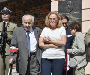 Odsłonięto tablicę upamiętniającą powstańca warszawskiego Jerzego Mindziukiewicza „Jura”