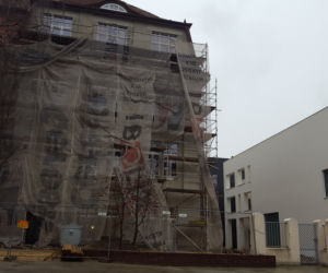 Na zewnątrz z pozoru nic się nie dzieje. W szkole i sali gimnatycznej SP nr 3 praca wre