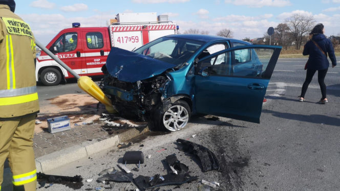 Rozbite auta i ranni na drodze. Wypadek w gminie Szczurowa [ZDJĘCIA]