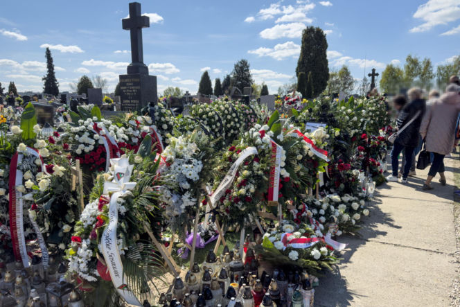 Tak wygląda grób Łukasza Litewki dzień po pogrzebie. Widok rozdziera serce