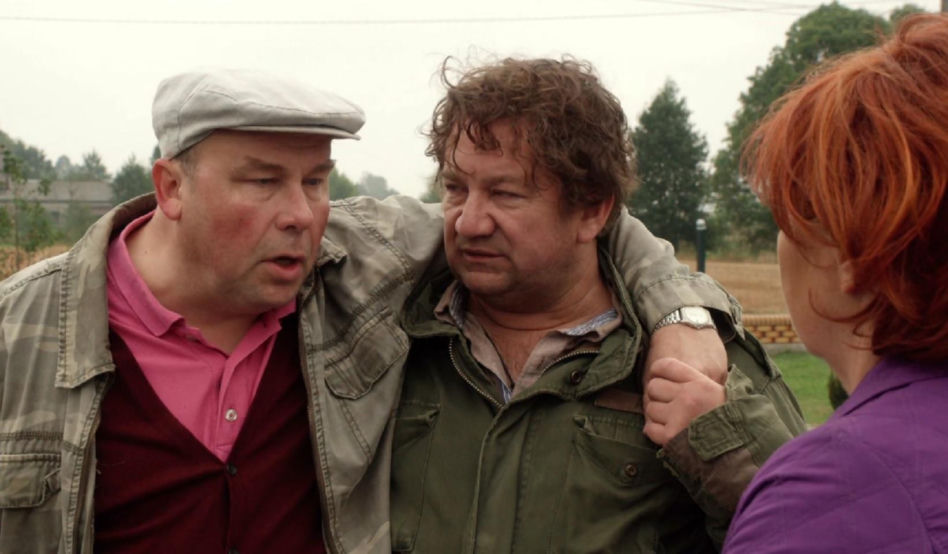 Ranczo 10 odc. 118. Hadziuk (Bogdan Kalus), Kusy (Paweł Królikowski), Hadziukowa (Dorota Nowakowska)