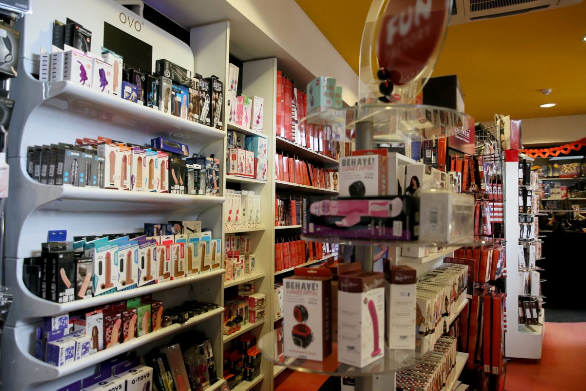 Zrobił TO w sex shopie w biały dzień