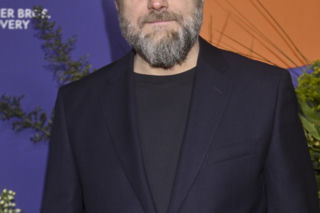 Leszek Lichota dopiero co ogłosił rozstanie. Teraz na czerwonym dywanie pozował u boku pięknej blondynki. To znana stylistka