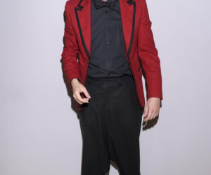 Tak na początku kariery wyglądał Piotr Kędzierski. Dziś trudno go rozpoznać na starych zdjęciach