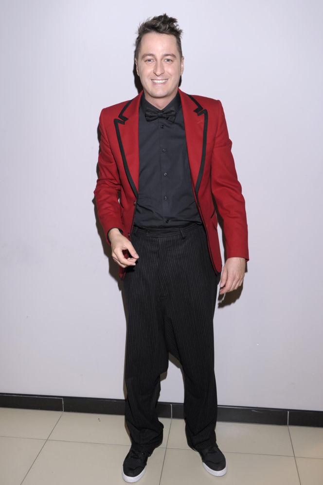 Tak na początku kariery wyglądał Piotr Kędzierski. Dziś trudno go rozpoznać na starych zdjęciach