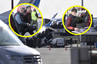 Polscy piłkarze wylecieli na mecz ze Szwecją. Wielkie skupienie. Nie zapomnieli o najważniejszym