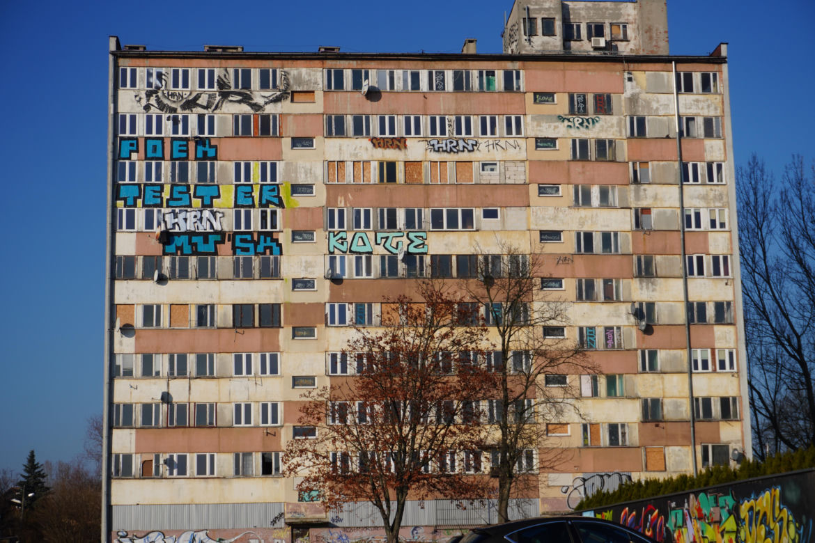 Wieżowiec przy Młodej 4 w Kielcach