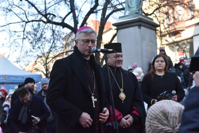Orszak Trzech Króli 2026 w Toruniu. Zdjęcia z samego serca starówki