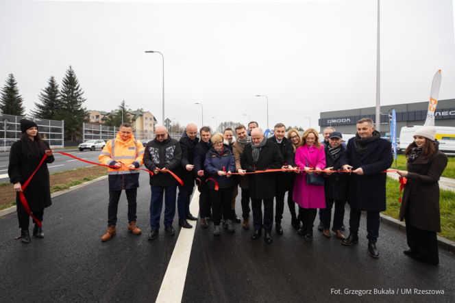 Długo wyczekiwana droga otwarta tuż przed świętami.