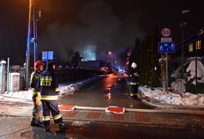 Pożar hali magazynowej w Skawinie