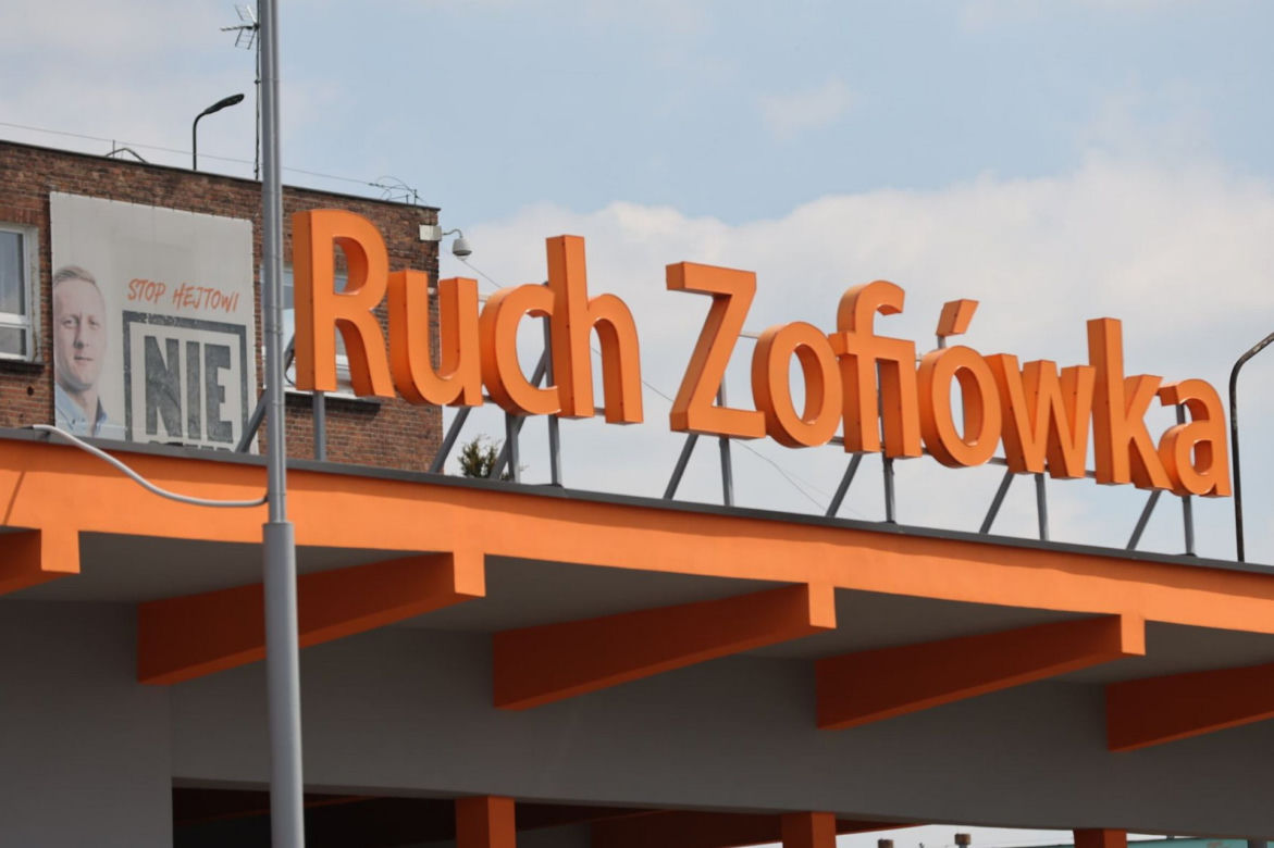 Wstrząs w kopalni Zofiówka. Ratownicy szukają górników