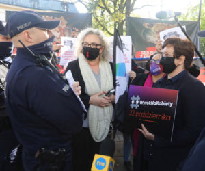 Aborcja niezgodna z konstytucją. Protest przed Trybunałem Konstytucyjnym