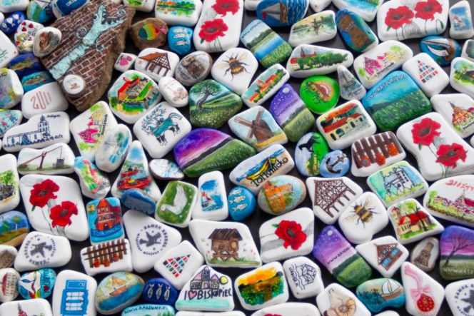 Warmińsko-Mazurskie Kamienie w krakowskiej przestrzeni