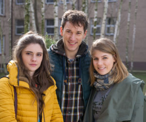 Na Wspólnej 2310, Ola (Marta Wierzbicka), Klaudia (Julia Trembecka), Błażej (Jakub Świderski)