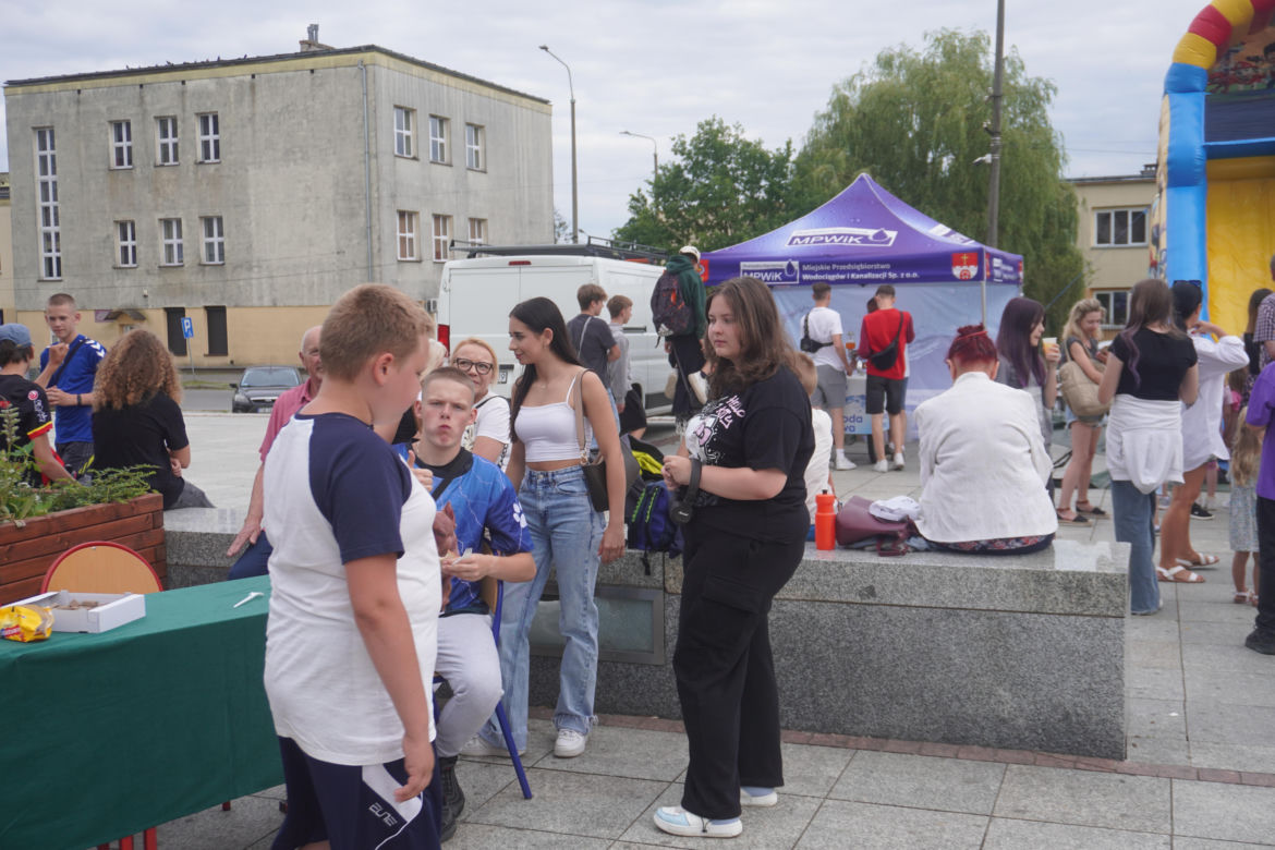 Piknik mieszkańców z karatekami w Skarżysku-Kamiennej