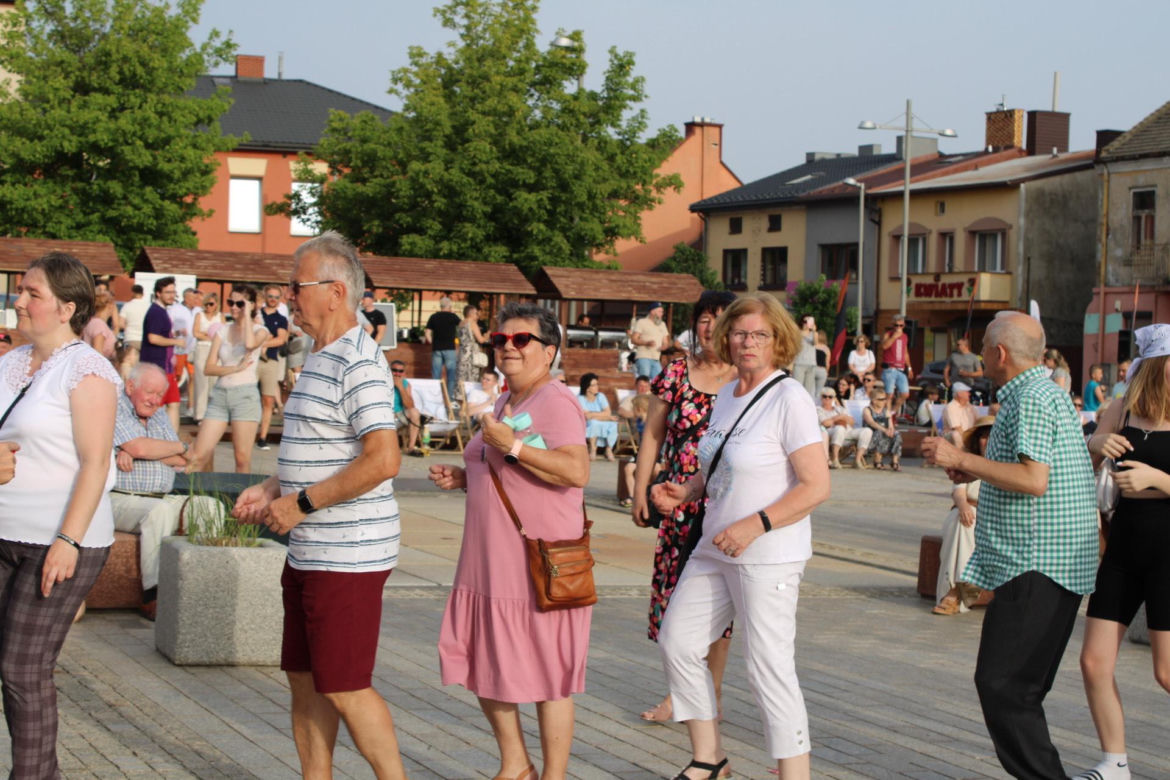 POTAŃCÓWKA NA RYNKU. Tak bawią się mieszkańcy Starachowic 06.2024